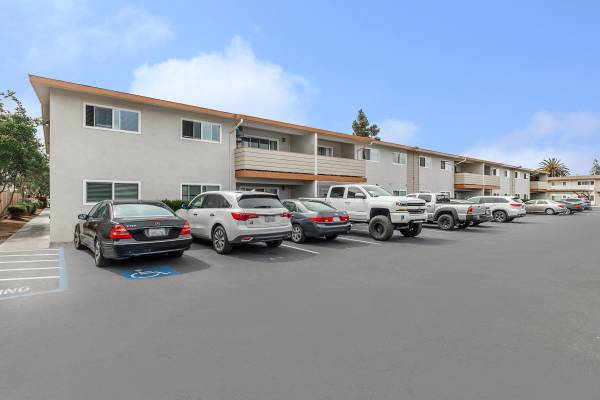 $2,390 / 1br - 750ft2 - 1/bd, Balcony or Patio, Covered Parking (alameda)64000751682562123