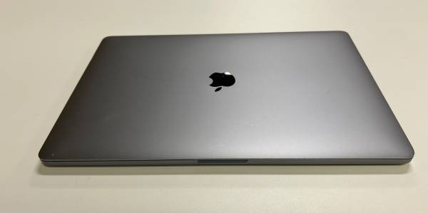 MacBook Pro 2017( 15-inch ) 2.8 4-Core i7 16GB 512GB Radeon Pro