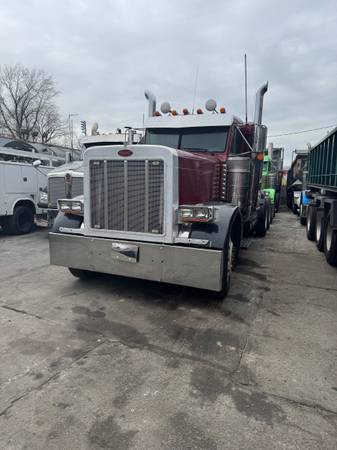 2001 PETERBILT 379 HD DAY CAB - $39,500 (NEW HYDE PARK)63654721565187120
