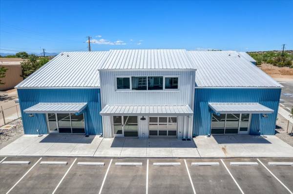 $3,500 / 2br - 1674ft2 - Rental  Commercial Building Available (Santa Fe)63659917790721121