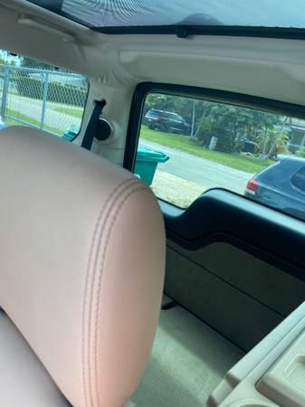 Land Rover - $8.000 (Nmb)63469593633921121