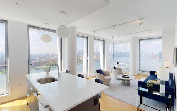 $10,495 / 2br - amazing views from 39th floor, near Domino Park (Williamsburg)63788505759361120