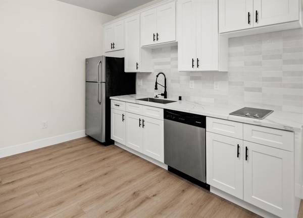 $2,695 / 2br - Vaulted Ceiling, Highly Walkable Area + 2 Bed Apt in Perfect Loc (San Diego)64037045288579121