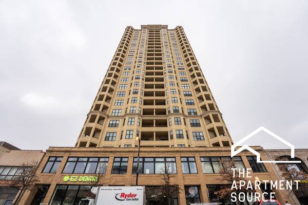 $2,750 / 2br - South Loop 22nd Floor 2 Bed/2 Bath Unobstructed Lake Views! (South Loop)64041810447489123