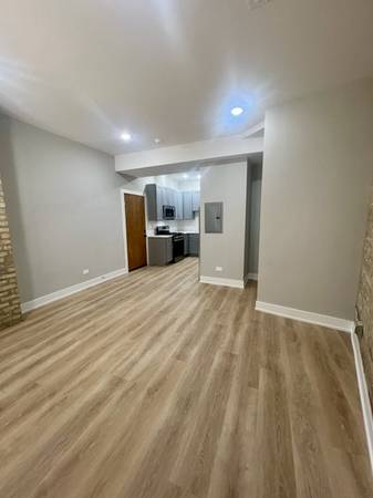 $2,450 / 1br - NEWLY REMODELED Lincoln Park 1bd! Laundry In Unit! No Sec Dep, Pets Ok (Lincoln Park)63918533371907124