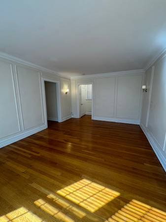 $1,895 / 2br - 1100ft2 - Updated Apartments Blocks From The Lake and Downtown Evanston!64041644190851122