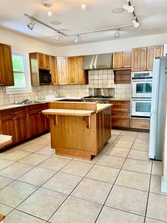 $5,500 / 2br - 1580ft2 - Spacious 2 Bedroom, 2 Bathroom 12 Month Rental in Key West!!! (Key West)63923417078659122