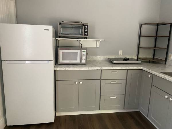 $1,800 / 500ft2 - Estudio independiente recién renovado para una sola persona (Candia)63656262082051122