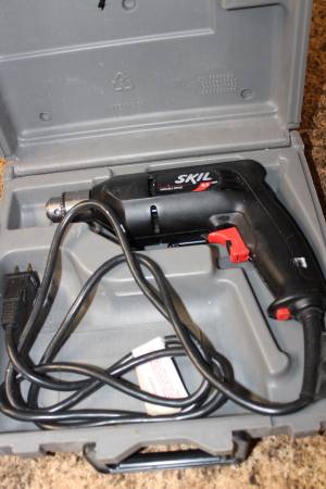 Skil Drill (Variable speed). 3/8" 1