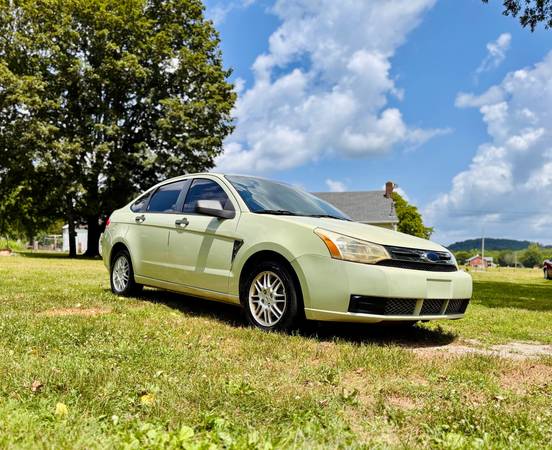 Ford Focus SE 2010 - $1,85063621419782659121