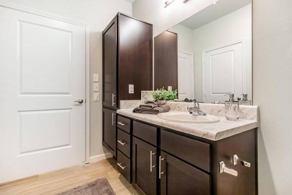 $1,000 / 2br - 1027ft2 - Disability Access, Resident Activities, Laundry Facility (Henderson TX)64037558907137123