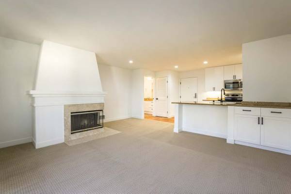 $3,877 / 1br - 755ft2 - One Month Free! Stylish Features, Waterfront Clubhouse, High Ceilings (foster city)63695877868419122