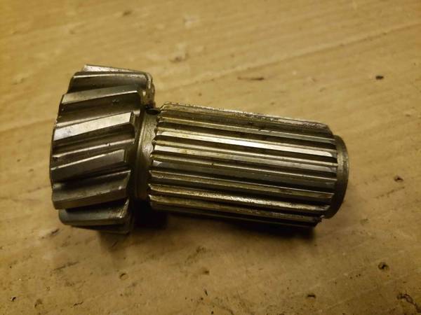 Ford 4 speed toploader transmission reverse idler gear 1