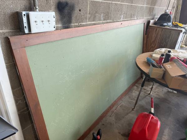 Vintage 4x8 chalk board 1
