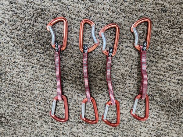 Rock climbing quickdraws 1