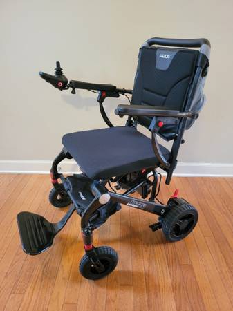 Wheelchair - Foldable ultralight electric wheelchair 1