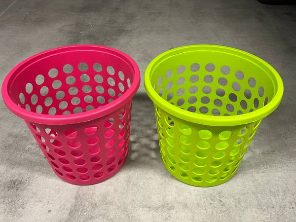 Large plastic containers and plastic balls andTinker toy set 1