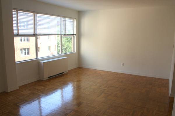 $1,675 / 500ft2 - LARGE STUDIO  500 sf  tours begin Sept 29 (Washington, DC)63822293728769121