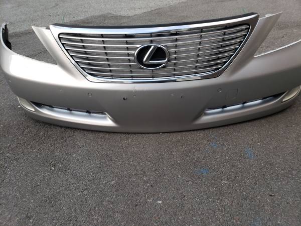 2007-2009 Lexus LS460 complete front bumper with all the accessories oem. 1