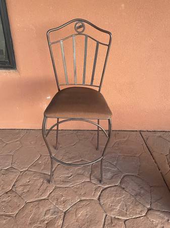Iron drawing chair 1