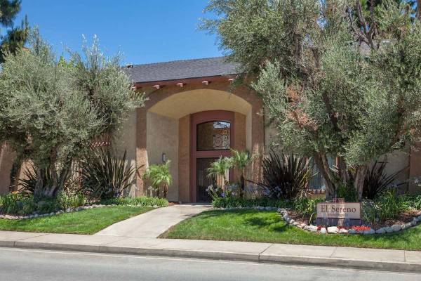$1,995 / 1br - 700ft2 - Gas Barbeque Grill Areas, Resident Referral Program, Spacious Closets (2870 North Towne Ave, Pomona, CA)64028080840450120