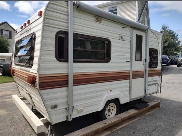 14’ 1984 wilderness by fleetwood 1