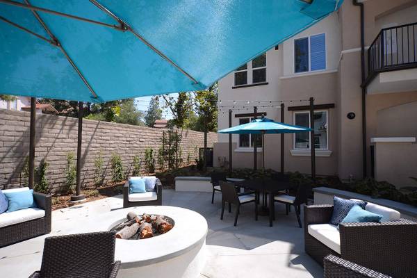 $2,725 / 2br - Great Room/Kitchen Activity Hub, View, Carport (Thousand Oaks)63981242790146123