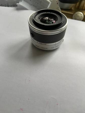 NIKON 1 NIKKOR 10-30 mm 1:3.5-5.6 VR 40.5 LENS 1