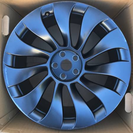 Tesla Model Y Uberturbine 21” rim 1