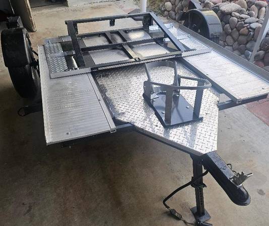 Folding standup trailer 1