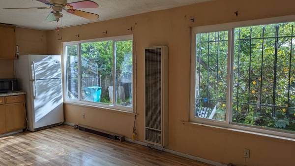 Beautiful 2 Bedroom 1 Bath Unit 1