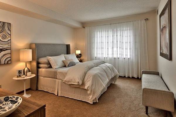 $1,711 / 2br - 1075ft2 - Gorgeous Remodel, Enormous, Extraordinary Amenities,  In/Outdoor Pools (Flying Cloud Dr., Eden Prairie)63868814314883122