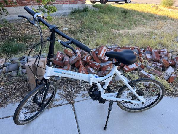Giant Folding Bicycle 1