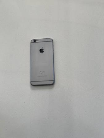 iPhone 6s 32 GB. Desbloqueado - $70 (Oakland Piedmont / Montclair)63470793059715122