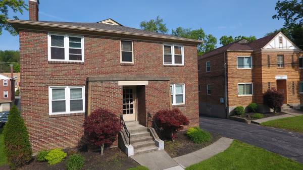 $980 / 1br - 750ft2 - **BEAUTIFUL** Hardwood Floors, Balcony, NON-SMOKING, Garage Available (Cincinnati)63974330295555120