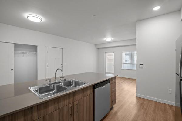 $2,125 / 3br - 1139ft2 - Amazon Package Lockers, Smart Thermostats, Conference Room (Pasco)63821616192897121