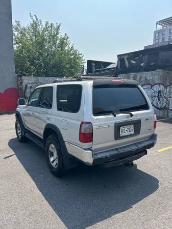 1999 Toyota 4Runner SR5 – ¡Funciona perfectamente! - $3.10063469898345857122