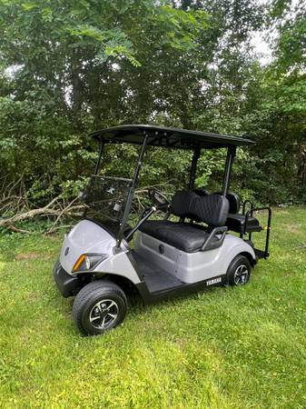 Golf Cart 2019 Yamaha 48 volt 4 Seater 1