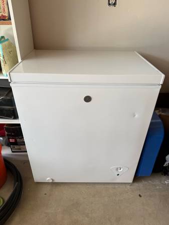 GE Chest Freezer 1