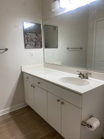 $1,170 / 2br - 2b2b Master Suite (Aurora)63844742882691124