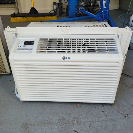 In Window AC Unit 1