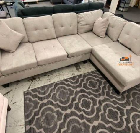 Comfortable Sectional Sofa with 2 accent pillows, still new in the box 1