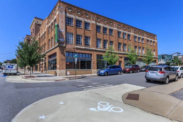 $1,599 / 2br - 0740ft2 - Downtown Apartment JUST REDUCED! Two bed-One/bath UNDER $1,600 (Downtown on The South Slope)64029374388098120
