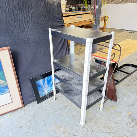Metal shelf 1