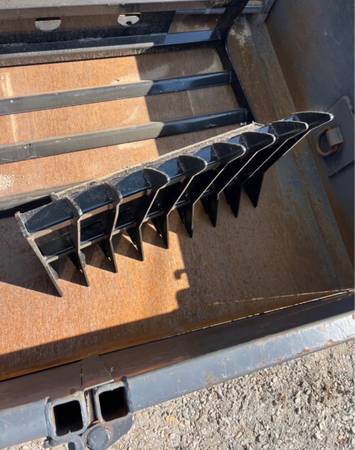 Mini skid steer root rake 1