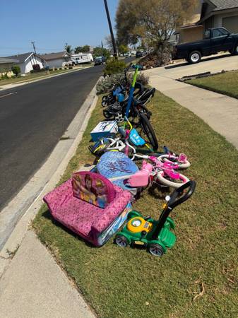 FREE CURBSIDE 1