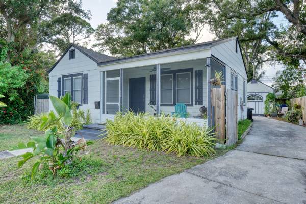 OPEN HOUSE...HIDDEN GEM ON SOUTHSIDE, WALK TO LASSING PARK ON THE BAY 1