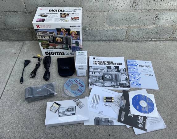 RICOH RDC-4200 3x Zoom Vintage Digital Camera Megapixel Bundle EXCELLE 1