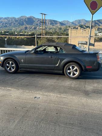 2007 Ford Mustang V6 Convertible with Pony Package 1