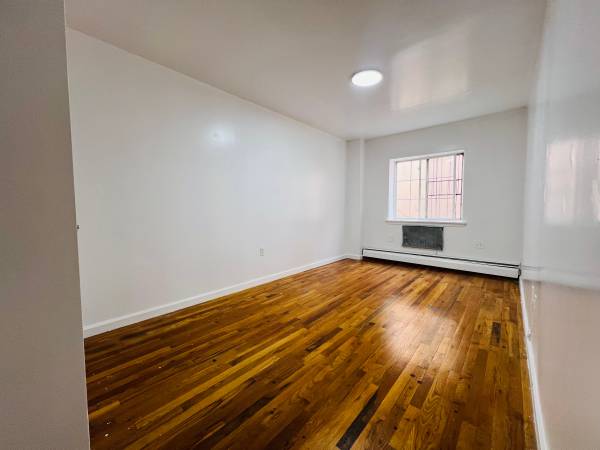 $3,500 / 3br - 1057ft2 - 3 dormitorios con armario en cada habitación en Fordham. (Bronx)63689591366529123